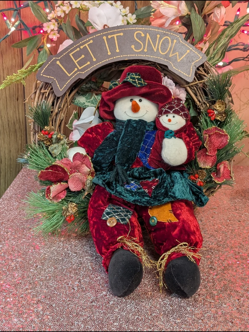 Red & Green Velvet Snowman 'Let It Snow' Wreath